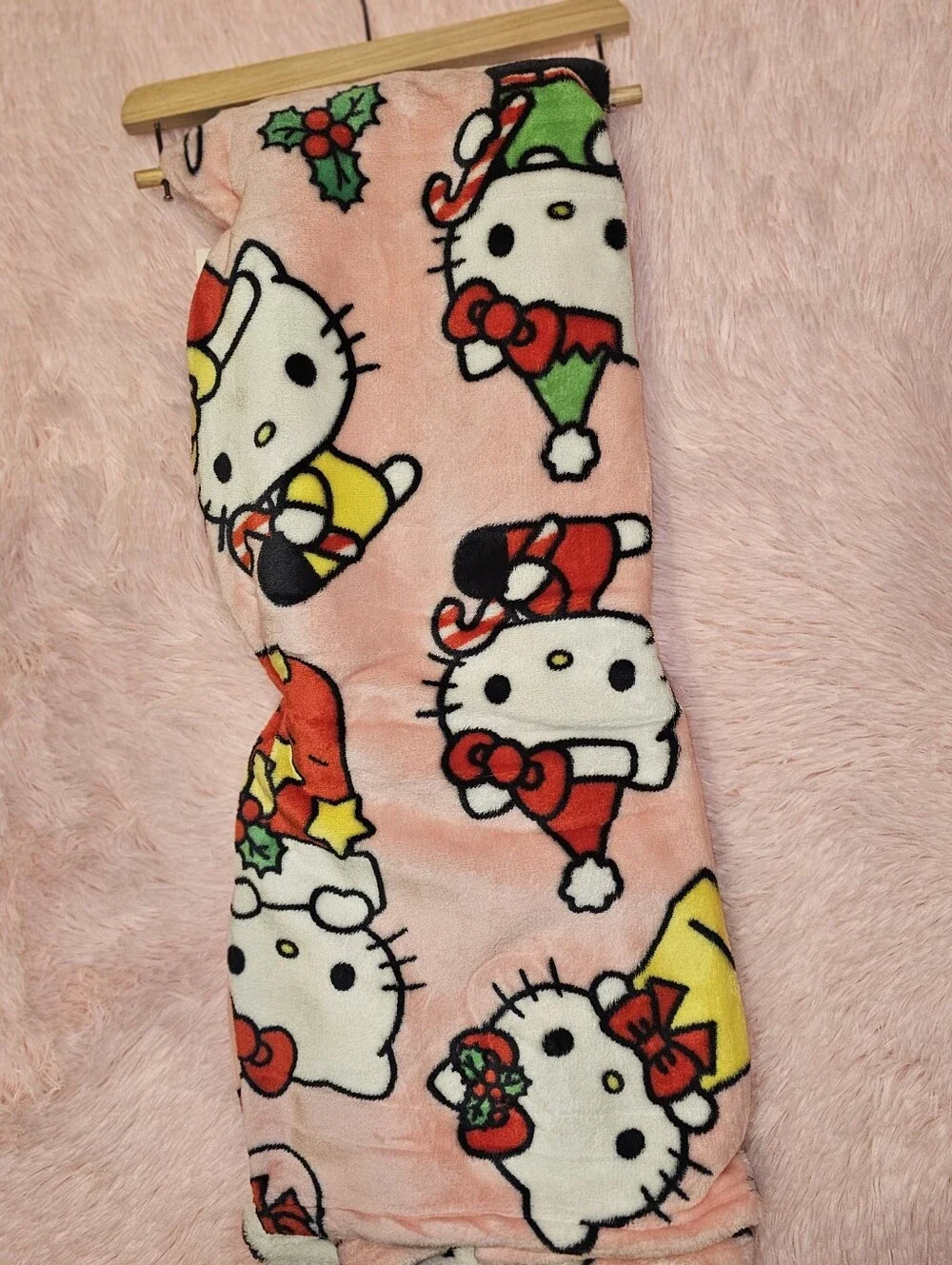 New Hello Kitty Santa Hats Candy Canes Christmas Throw Blanket Festive Holiday